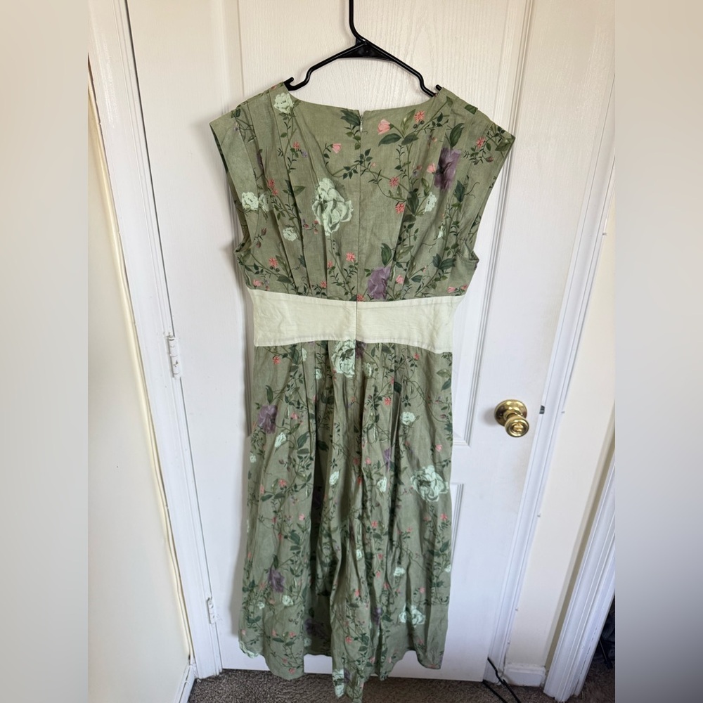 Anna Cate Adele Cutout Green Floral Maxi - Picture 5 of 9